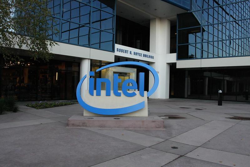 Алексей Екимов получил нобелевку, Intel не хочет платить $2 млрд, а Spotify готовит приложение для миксов: дайджест главных новостей
