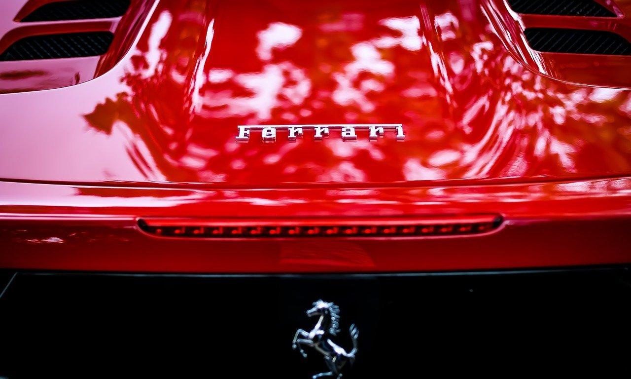 Ferrari добилась отмены регистрации товарного знака предпринимателя из России
