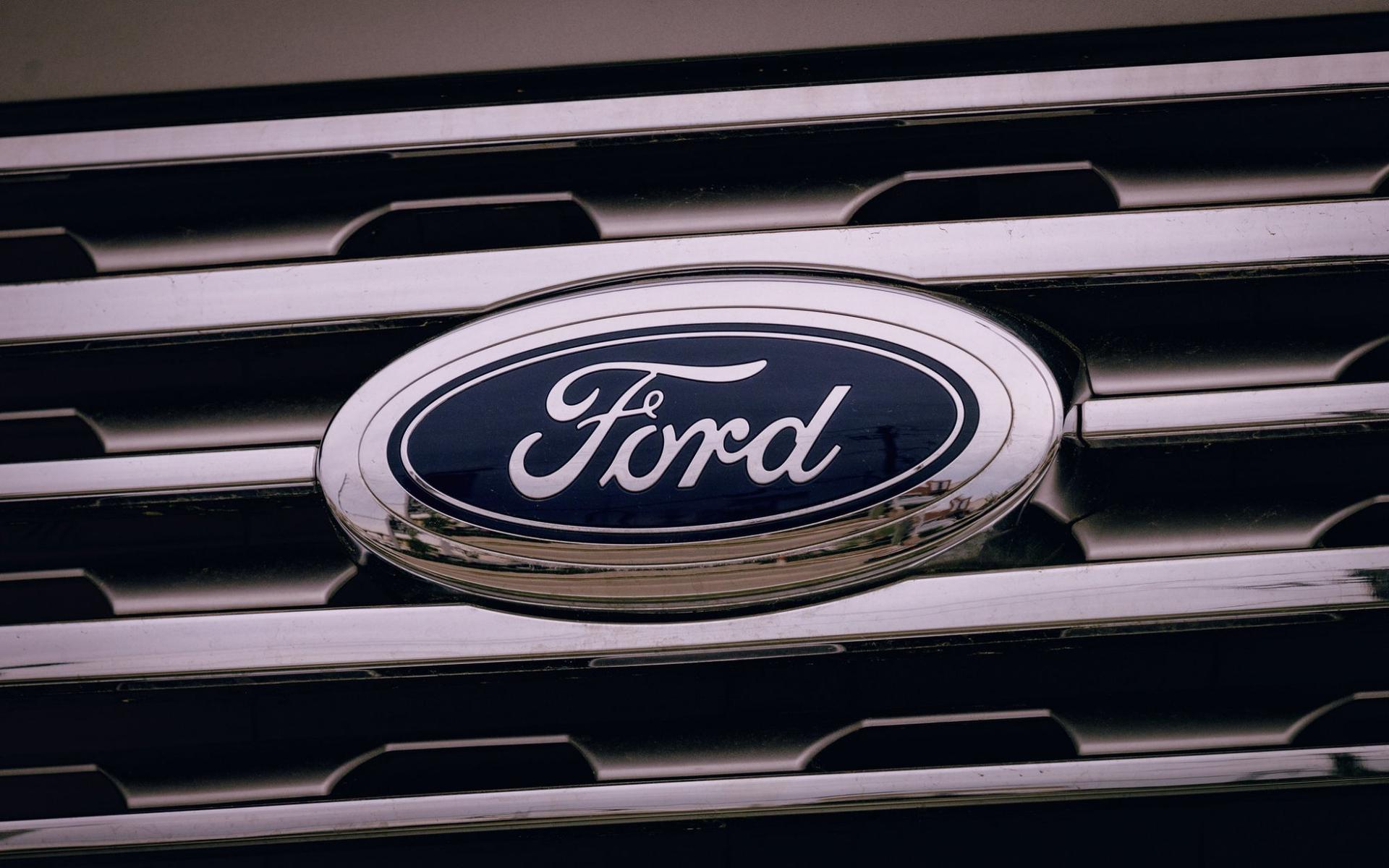 Автомобили Ford смогут проецировать голограммы