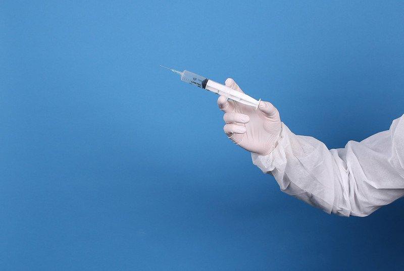 Меркель снова высказалась против отмены патентов на вакцины