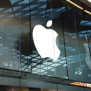 В новый год - с новым сертификатом: Apple запатентовала стол с беспроводной зарядкой