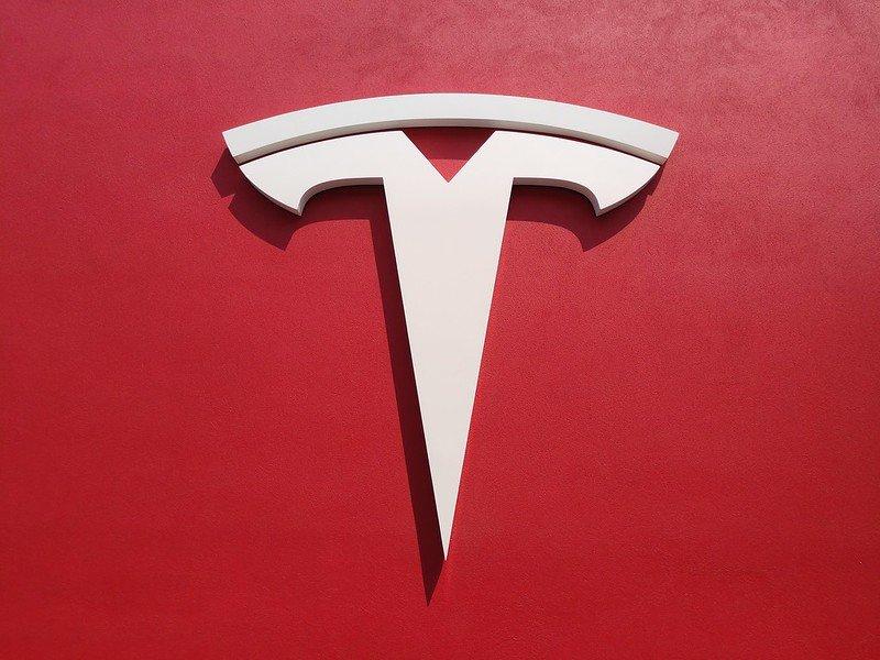 Tesla может заняться ресторанным бизнесом