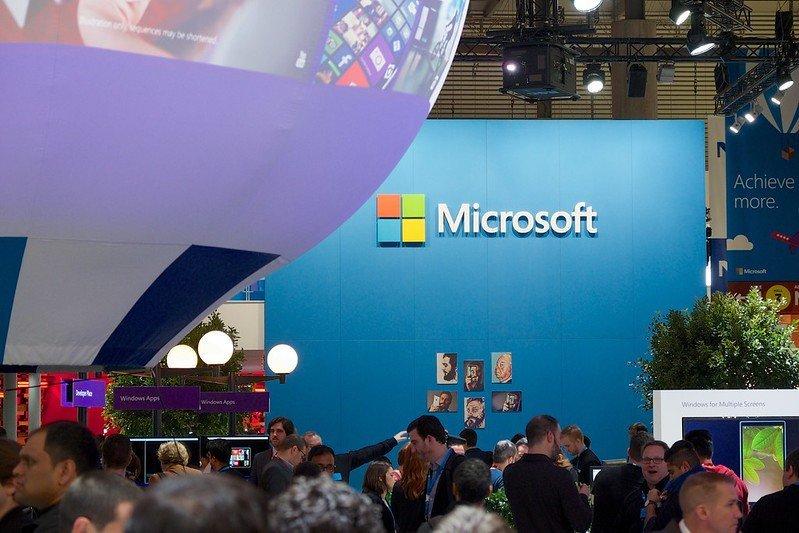 Microsoft придумала подэкранную камеру с цветными фильтрами