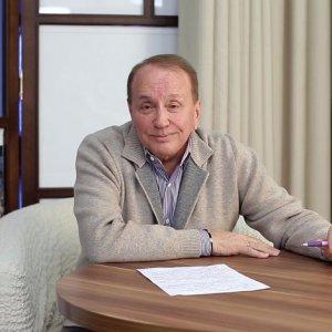 Ведущий КВН регистрирует товарный знак "Александр Масляков"
