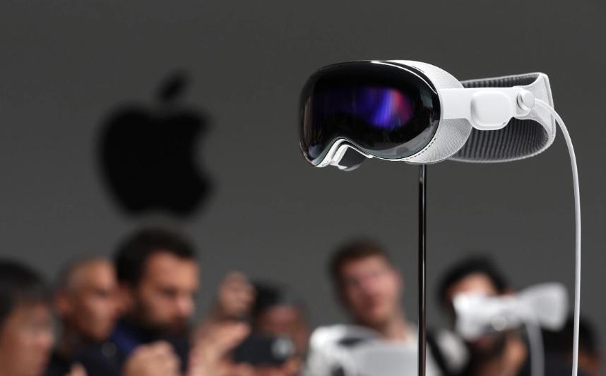 Apple представила долгожданную  гарнитуру VR