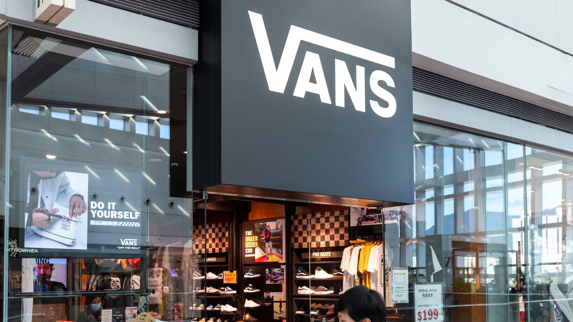 Vans, Timberland, The North Face уйдут с российского рынка  