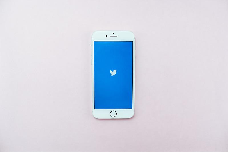 Бывший Twitter судится, Apple генерирует аватар на основе кровотока: дайджест новостей
